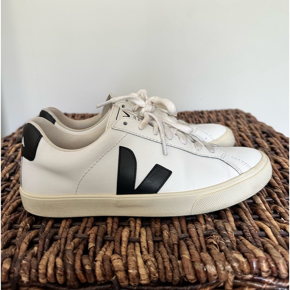 VEJA | Esplar Logo Leather Low-Top Sneakers Size 7